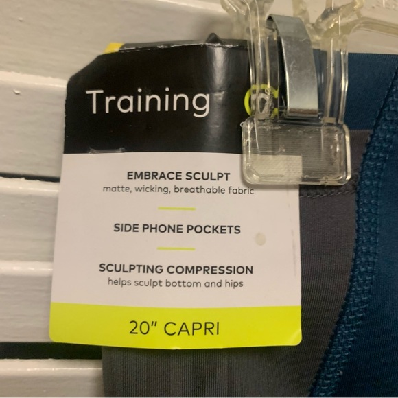 Champion NWT small athletic capris - Picture 5 of 7